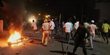 In An Area In Aurangabad With A Well-known Ram Temple, A Mob Assaults Cops