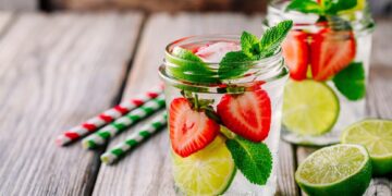 Easy Hydration Strategies For Busy Professionals In The Summer To Combat The Heat