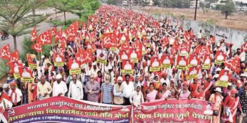 Thousands Of Farmers Started Their Long March For Mumbai From Nashik, Shinde Government’s Tension May Increase