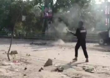 Fresh Fights, Rubber Bullets Fired By Pakistani Rangers Near Imran Khan’s Home