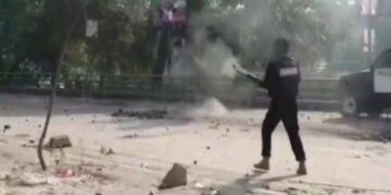 Fresh Fights, Rubber Bullets Fired By Pakistani Rangers Near Imran Khan’s Home