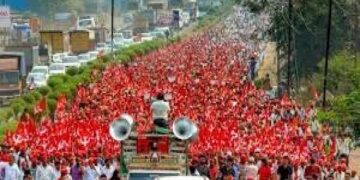 Maharashtra: CM Shinde Likely To Meet With Farmers Today As The Mega Kisan March Over Price Problems Approaches Mumbai