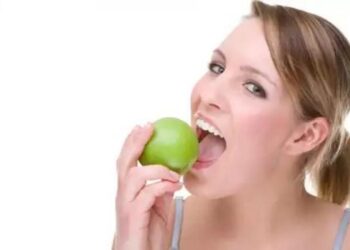 5 Foods For Good Teeth And Gums, From Fish To Fruits