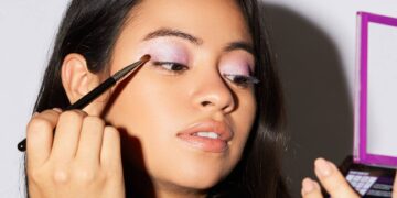 THIS Step-By-Step Beginner’s Tutorial Will Show You How To Apply Perfect Makeup Foundation
