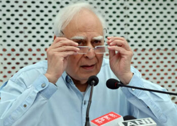 Sibal Attacks The Government For IT Modification Regulations