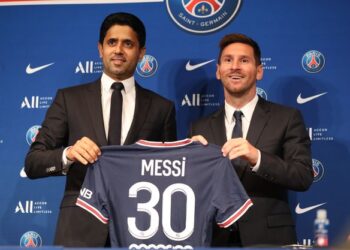 PSG Fans Are Outraged About The Messi Affair And Demand That Nasser Al-Khelaifi And Messi Be Fired