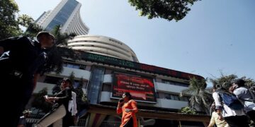 Early Trading Sees Markets Decline; Later Trade Is Turbulent