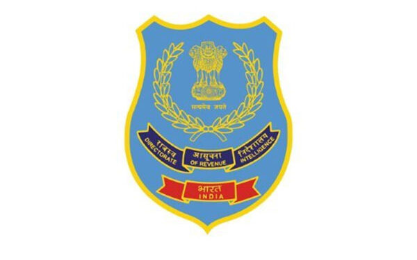 At The Mumbai Airport, The Directorate Of Revenue Intelligence Detains A Passenger And Personnel And Recovers 3.35 Kg Of Gold