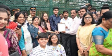 In Mumbai’s SGNP, Union Minister Ramdas Athawale “adopts” A Leopard