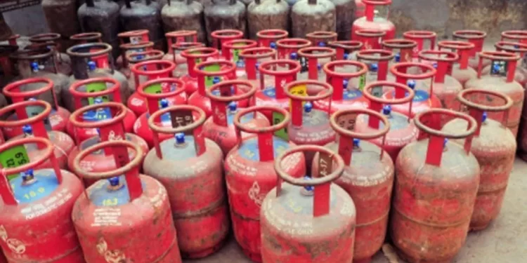 LPG Cylinder Price Drop Of Rs. 171.50: Prices For Petrol Cylinders Are Up To Date, Check Out Prices In Mumbai