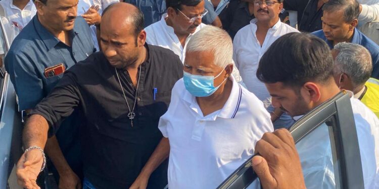 CBI Searches Lalu’s Aides In Patna And Gurugram In The “land-for-job” Scam