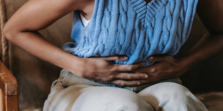 Five Ayurveda Treatments For Period Pains, Ranging From Garlic To Sandalwood