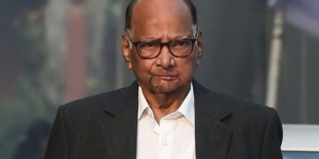 Workers And Officials From The Pune NCP Break Down, Urging Pawar To Resign From The Top Party Position