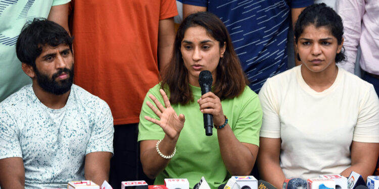 Wrestlers’ Protest: Tikait’s Intervention Prevented The Immersion Of The Medals Until Wednesday