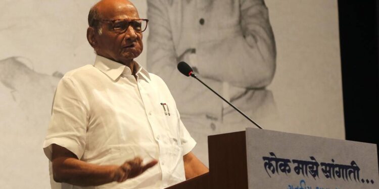 Sharad Pawar Praised Devendra Fadnavis In His Book, Said- He Was In Favor Of Reconciliation…