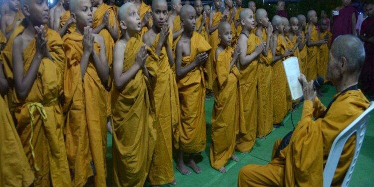 100 Children Took Shramner Diksha In Nagpur On Buddha Mahotsav, Know What Is This Resolution