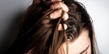 This Summer, Get Rid Of Sticky Hair Using These Five Tips