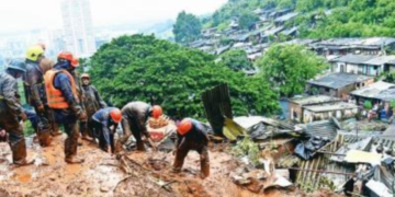 BMC Officials Conducting House Visits To Promote Pre-Monsoon Relocation For Safety