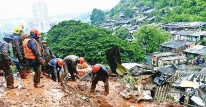 BMC Officials Conducting House Visits To Promote Pre-Monsoon Relocation For Safety