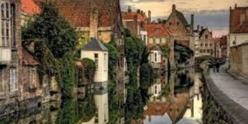 Travel Destinations: Save These 5 Most Romantic Locations To Visit With Your Partner Around The World