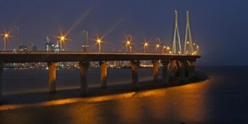 Mumbai: India Largest Bridge Built On Sea, New Technology Security Wall Protect Vehicles From Falling