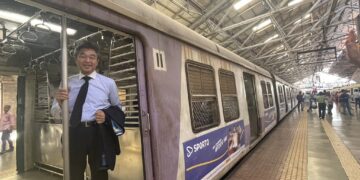 Ambassador Of Japan Took A Ride In Mumbai Local Train, Also Visited The Market