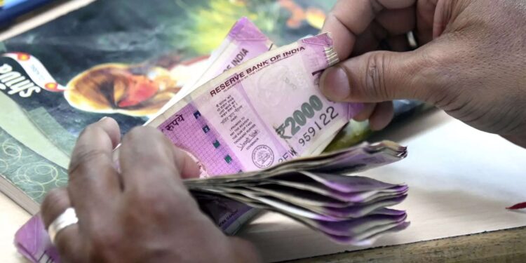 Withdrawal Of Rs 2000 Notes To Impact Your Bank FD Rates, These Banks Reduced Rates