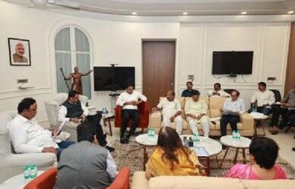 The Target Of The Meeting At Fadnavis’s House Is BMC Or Vidhansabha, Why Are BJP MLAs And MPs Confused?