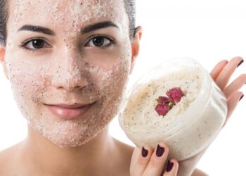 Facing The Problem Of Oily Skin? Apply These 4 Scrubs At Home