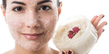 Facing The Problem Of Oily Skin? Apply These 4 Scrubs At Home