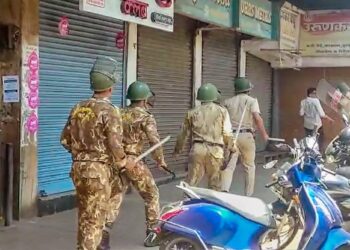 Maharashtra: Stone Pelting Between Two Groups In Kolhapur Over Aurangzeb’s Status, Police Lathicharged