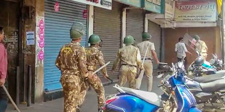 Maharashtra: Stone Pelting Between Two Groups In Kolhapur Over Aurangzeb’s Status, Police Lathicharged