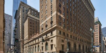 Pakistan Economic Crisis: Pakistan Handed Over Its Luxury Hotel To America