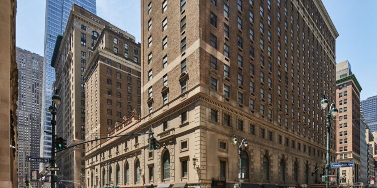 Pakistan Economic Crisis: Pakistan Handed Over Its Luxury Hotel To America