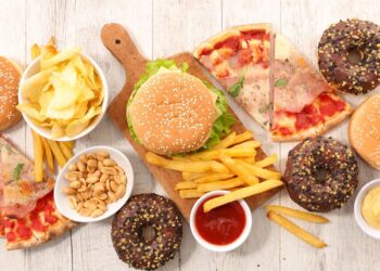Side Effects Of Junk Food: These Diseases Will Surround You At A Young Age