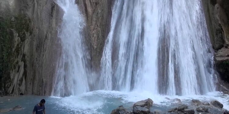 This Is A Must Visit Place Near Mussoorie, Know About The Magnificent Waterfall Here