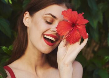 Skin Care Tips: These 4 Flowers Will Increase The Glow Of Your Face