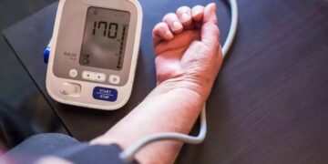 35.5 Percent Of People In India Are Victims Of High BP, Know These 10 Symptoms Of High Blood Pressure, Check Immediately