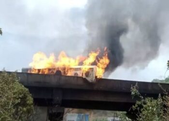 Traffic Stopped On Both Sides On Mumbai-Pune Express, Chemical Tanker Burst Into Flames; 3 People Were Killed