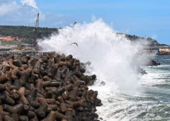 Heavy Rains In Gujarat-Maharashtra Due To Biparjoy, Speed Of Cyclonic More Than 150KM, Alert In 9 States