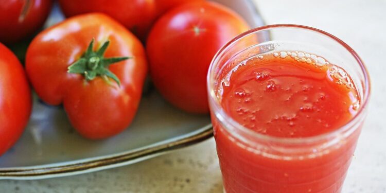 Tomato Juice Filter Out Bad Cholesterol From The Veins, Know More Benefits Of Drinking It Daily
