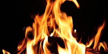 Mumbai: Man Pours Petrol On Wife Standing At Bus Stop, Sets Her Ablaze