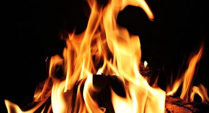 Mumbai: Man Pours Petrol On Wife Standing At Bus Stop, Sets Her Ablaze