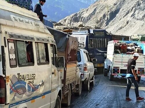 Prior To The Amarnath Yatra, A Top Police Officer Assesses The Security Along The Jammu-Srinagar Highway