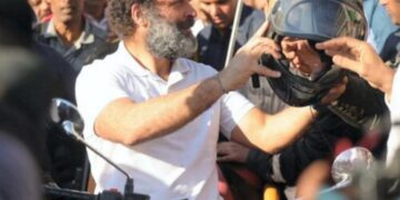 Rahul Gandhi’s ‘Bharat Jodo Yatra’ In Delhi Continues In Karol Bagh; Congressman Spotted Fixing Bike
