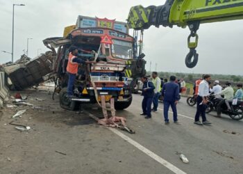 Jalgaon News: Commotion Erupts As Oil Tanker Overturns On Bhusawal Highway