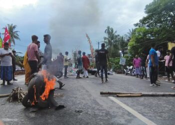 Following Violent Panchayat Elections, The BJP Calls For President’s Rule In West Bengal