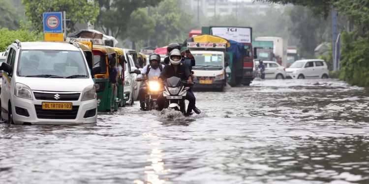 Delhi: A Traffic Advice Is Issued As The Yamuna Water Level Reaches A Record High,a List Of The Impacted Routes