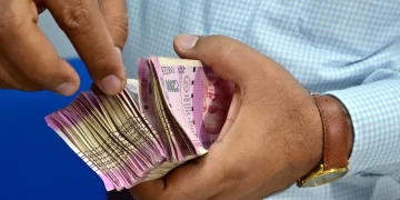 76% Of The Total Amount Of Rs 2,000 Notes In Circulation Were Returned To Banks: RBI