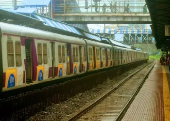 Ticketless Passengers On Mumbai AC Locals Are Penalized; In Three Months, Fines Of Rs. 1 Lakh Per Day On Average Were Collected